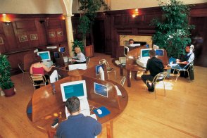 Regent's College�C���^�[�l�b�g�J�t�F